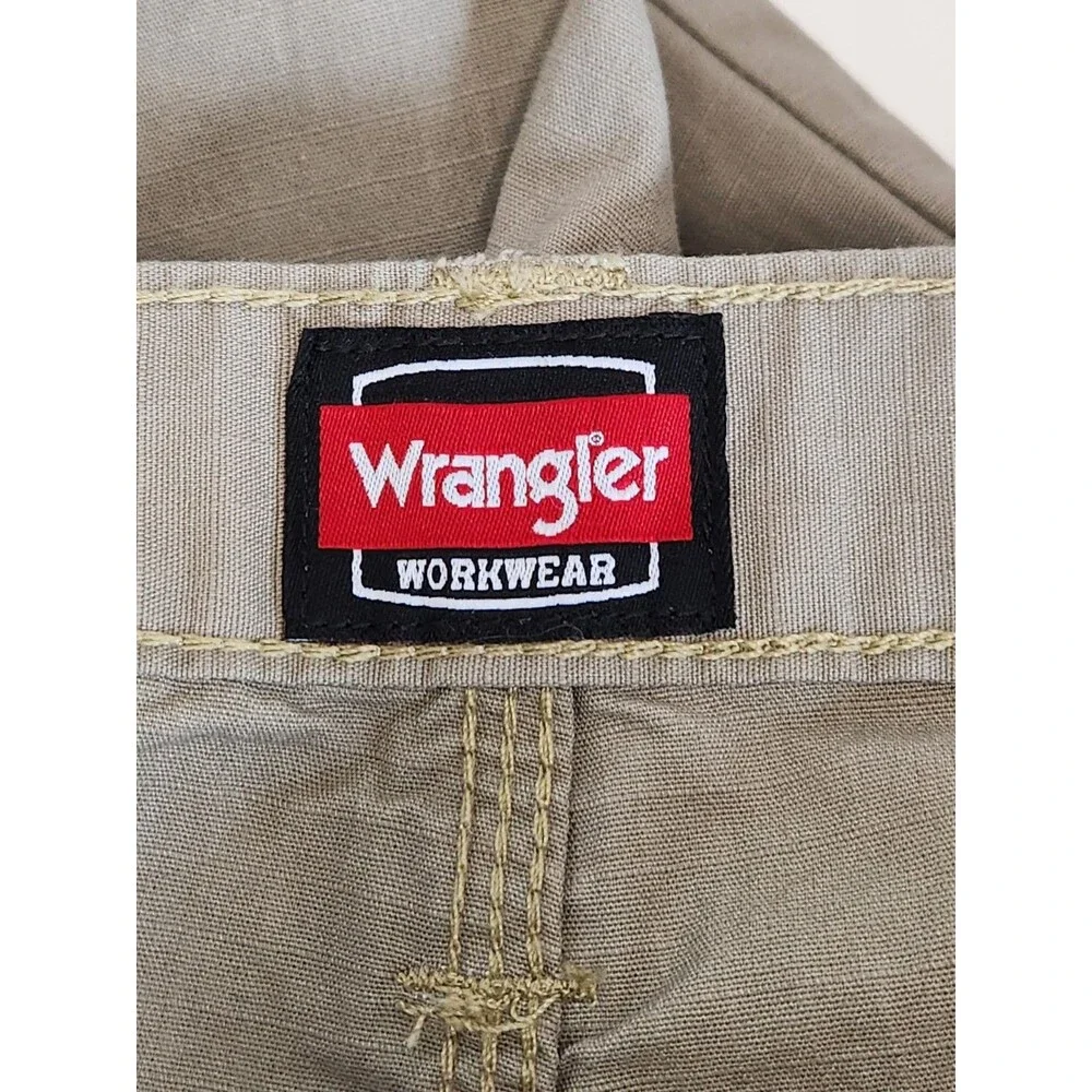 NWT Wrangler Workwear Technician Pants Men's 42x30 Brown‎ Relaxed Fit Straight